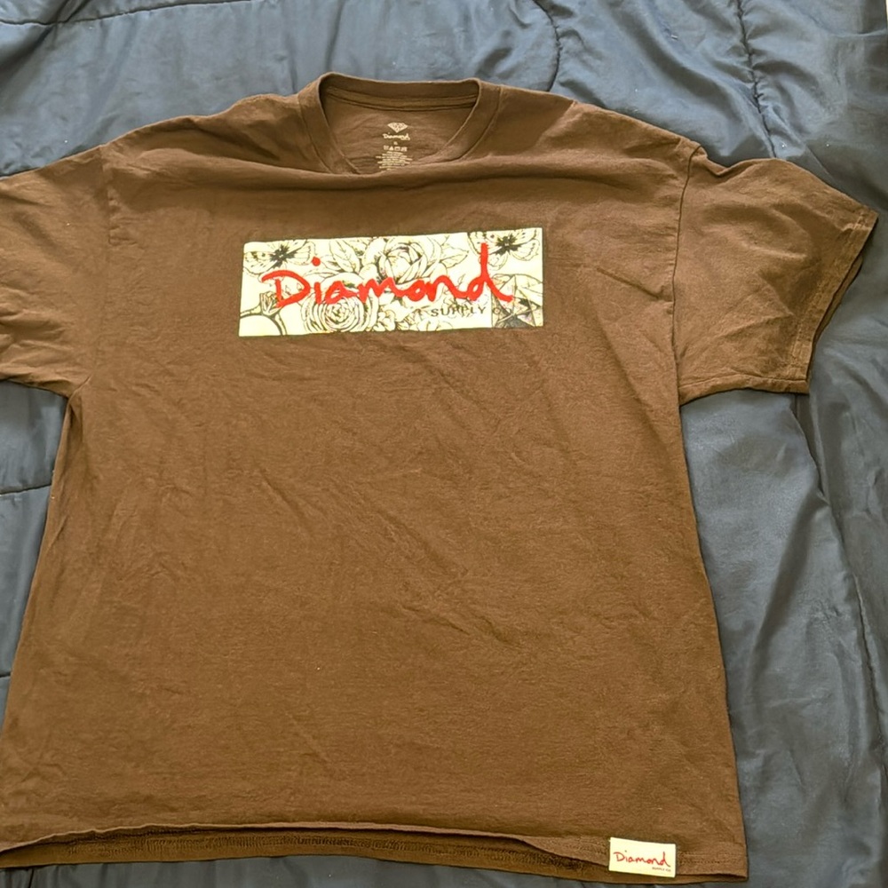 Brown xl diamond supply shirt
